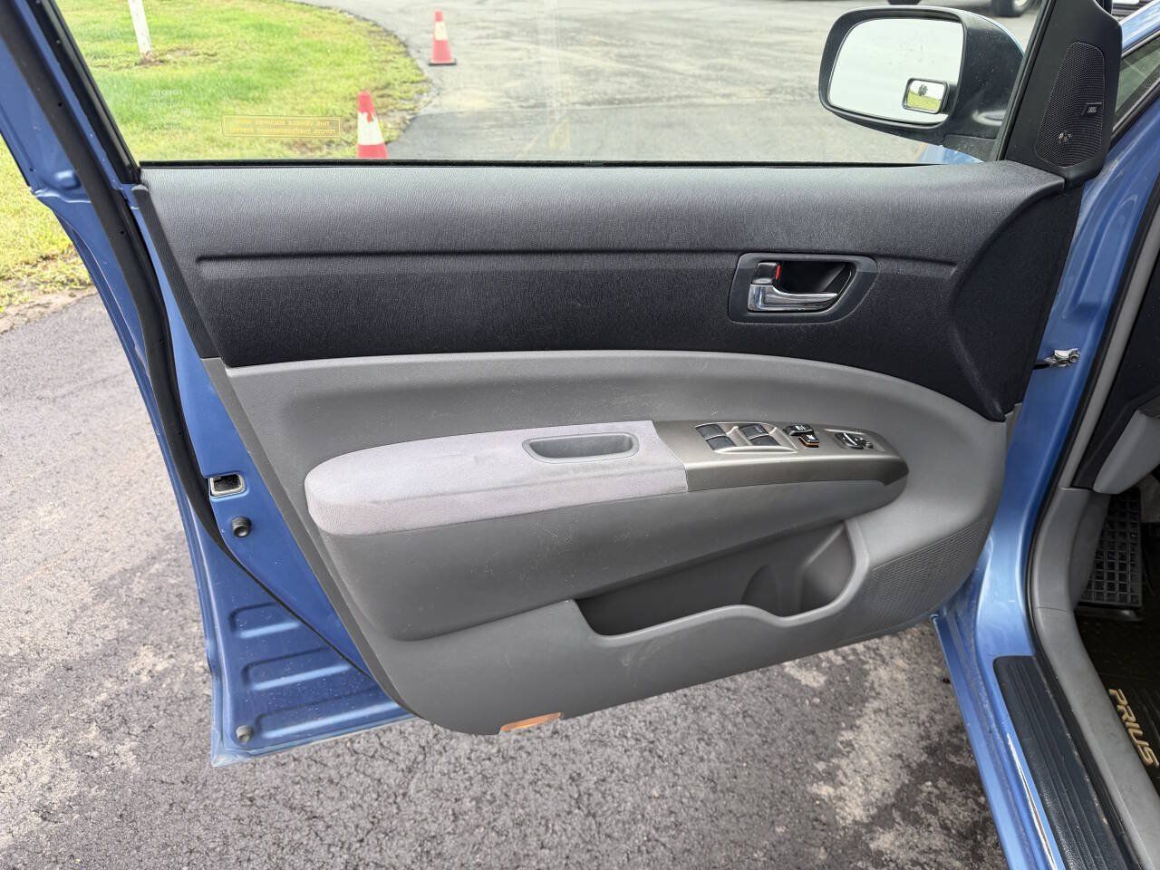 Used 2007 Toyota Prius w/ Pkg 3 FWD image 13