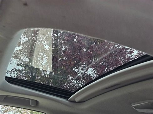 Used 2010 Toyota Tundra Limited w/ Platinum Pkg image 17