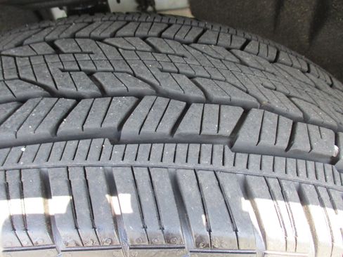 Certified 2024 Chevrolet Traverse RS w/ LPO, Floor Liner Package AWD/4WD image 10