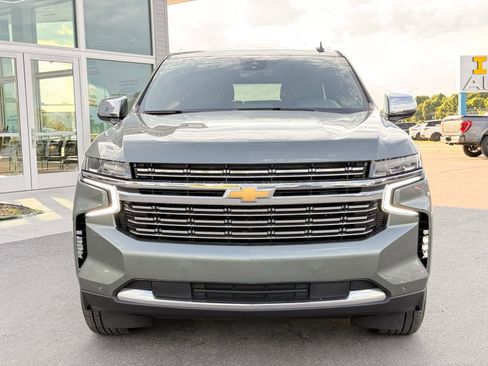 Used 2023 Chevrolet Suburban Premier RWD image 5