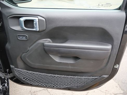 Used 2021 Jeep Gladiator Sport image 13