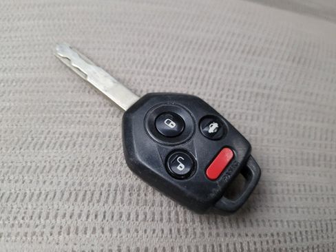 Used 2014 Subaru Legacy 2.5i image 32