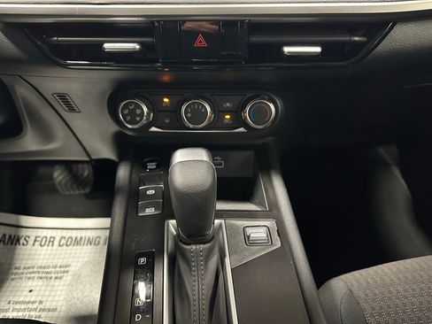 Used 2025 Nissan Kicks S AWD/4WD image 34