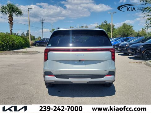 New 2026 Kia Carnival EX FWD image 5