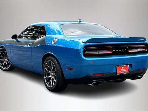 Used 2015 Dodge Challenger SRT image 4