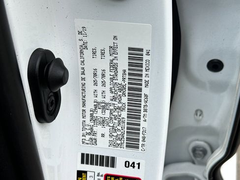 Used 2020 Toyota Tacoma TRD Off-Road image 27