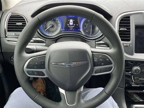 Used 2023 Chrysler 300 Touring L AWD/4WD image 11