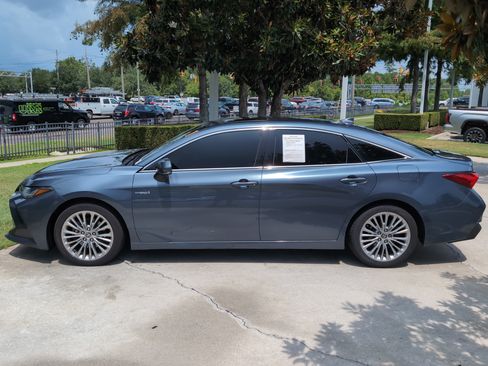 Used 2021 Toyota Avalon Limited w/ Advanced Safety Package FWD image 7