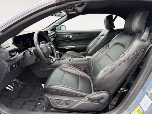 Used 2025 Ford Mustang Premium RWD image 6