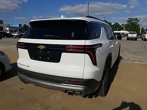 Certified 2026 Chevrolet Traverse LT AWD/4WD image 19