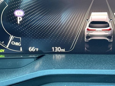 Certified 2025 MAZDA CX-70 Plug-In Hybrid w/ Premium Plus AWD/4WD image 35