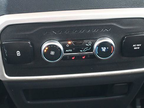 Used 2023 Ford Expedition Limited image 19