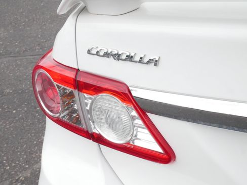 Used 2012 Toyota Corolla S FWD image 17