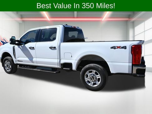 Used 2025 Ford F250 XLT image 2