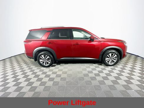 Certified 2023 Nissan Pathfinder SL w/ Black Appearance Package AWD/4WD image 13
