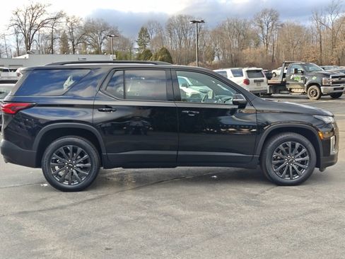 Used 2023 Chevrolet Traverse RS image 4