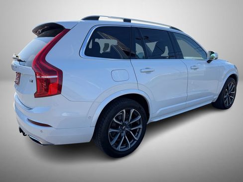 Used 2017 Volvo XC90 T6 Momentum w/ Vision Package image 3