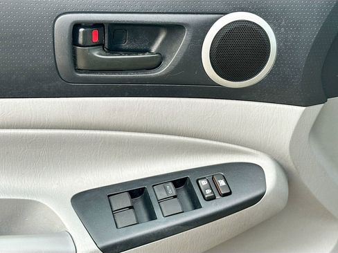 Used 2014 Toyota Tacoma 4x4 Double Cab image 22