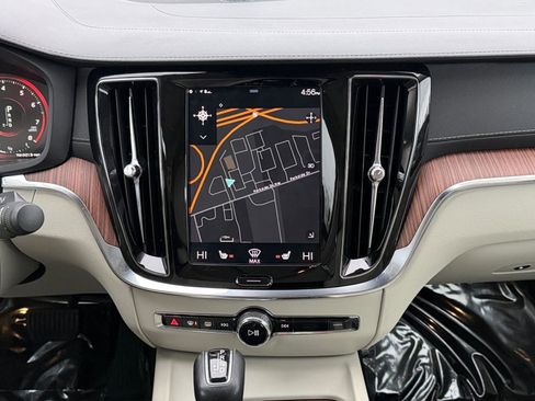 Used 2019 Volvo S60 T6 Inscription image 15