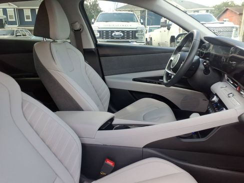Used 2026 Hyundai Elantra Limited w/ Cargo Package FWD image 11