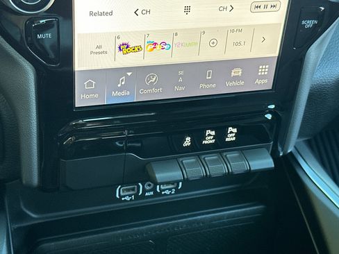 Certified 2025 RAM 1500 Big Horn AWD/4WD image 17