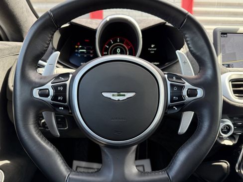 Used 2020 Aston Martin V8 Vantage Coupe image 28