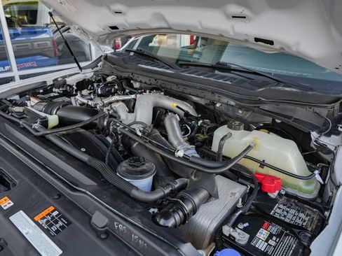 Used 2023 Ford F250 Lariat w/ Chrome Package image 28