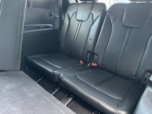 Certified 2022 Kia Sorento S w/ Panoramic Sunroof Package image 18