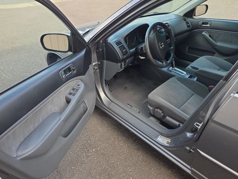 Used 2004 Honda Civic LX image 9