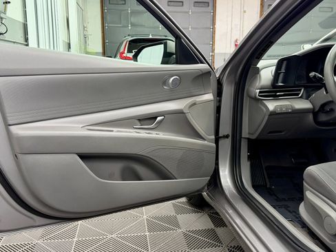 Used 2022 Hyundai Elantra SEL image 6