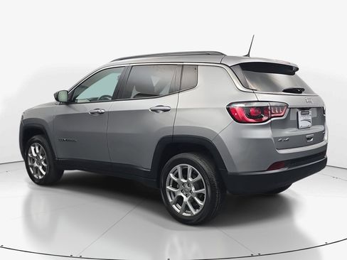 Used 2022 Jeep Compass Latitude AWD/4WD image 6