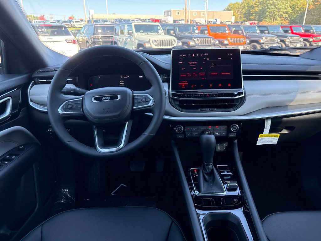 New 2026 Jeep Compass Limited AWD/4WD image 19