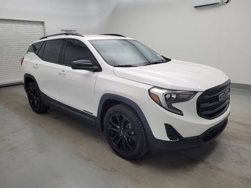 Used 2020 GMC Terrain SLE w/ Elevation Edition FWD image 11