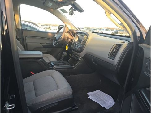 Used 2021 Chevrolet Colorado W/T w/ WT Convenience Package image 14