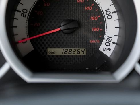 Used 2013 Toyota Tacoma 2WD Access Cab image 16