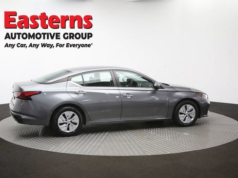 Used 2023 Nissan Altima 2.5 S FWD image 42