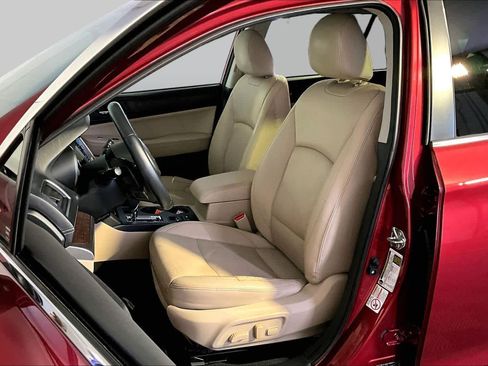 Used 2019 Subaru Outback 3.6R Limited AWD/4WD image 9