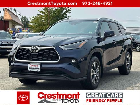 Certified 2026 Toyota Highlander XLE AWD/4WD image 1