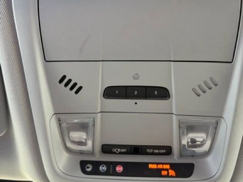 Used 2021 Chevrolet Blazer LT image 30