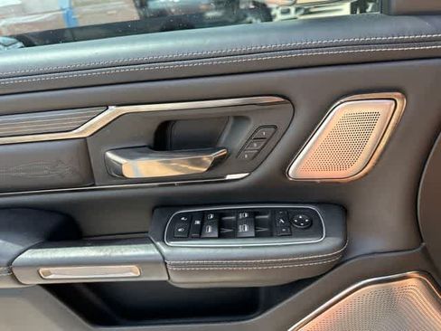 Used 2020 RAM 1500 Limited w/ Black Appearance Package AWD/4WD image 12