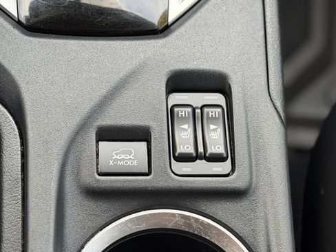 Used 2019 Subaru Crosstrek 2.0i Limited w/ Moonroof Package w/Navigation AWD/4WD image 17