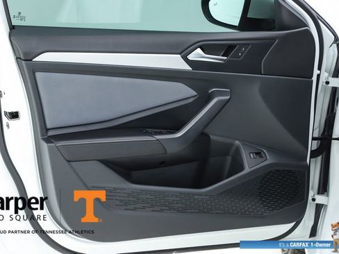 Used 2025 Volkswagen Jetta SE w/ Sunroof Package image 55