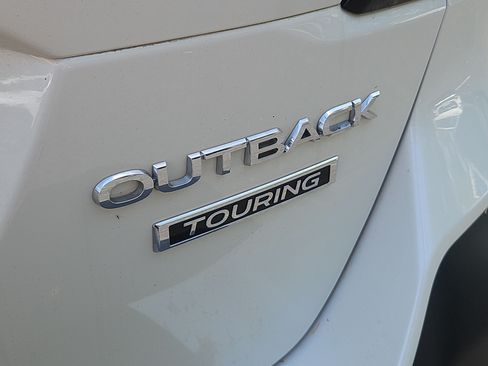Used 2022 Subaru Outback Touring AWD/4WD image 5
