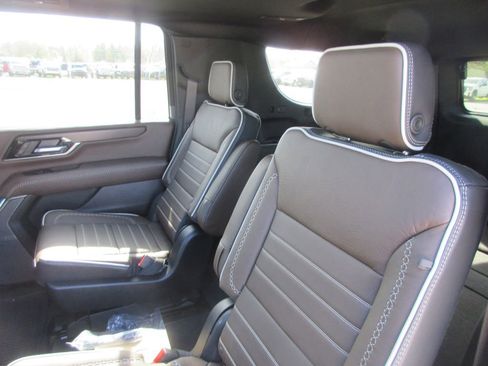 New 2026 GMC Yukon XL Denali Ultimate image 12