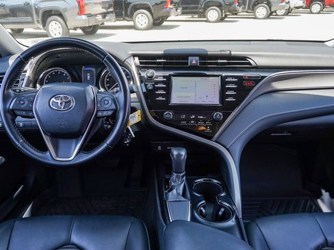 Used 2019 Toyota Camry SE w/ Carpet Mat Package FWD image 13