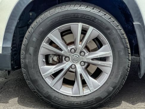 Used 2015 Toyota Highlander Plus AWD/4WD image 26
