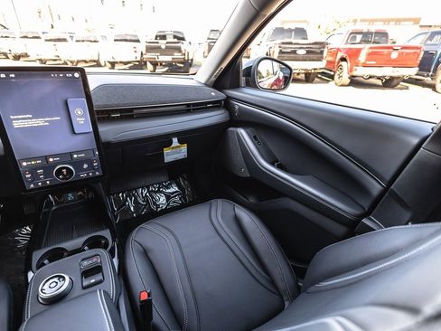 Used 2024 Ford Mustang Mach-E Premium image 24