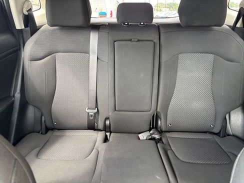 Used 2025 Kia Sportage LX image 37