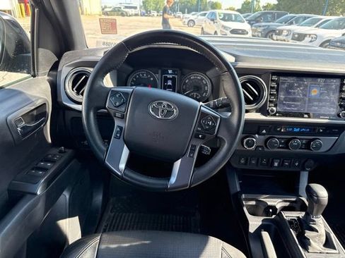 Used 2022 Toyota Tacoma TRD Sport w/ TRD Premium Sport Package AWD/4WD image 17