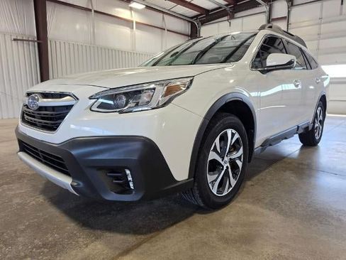 Used 2021 Subaru Outback Limited w/ Tech Package 3 AWD/4WD image 2